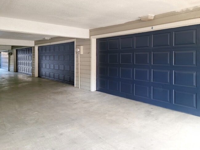 Photo - Lakebridge Townhomes