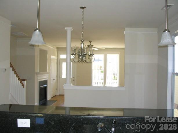 Photo - 527 Dubois Court