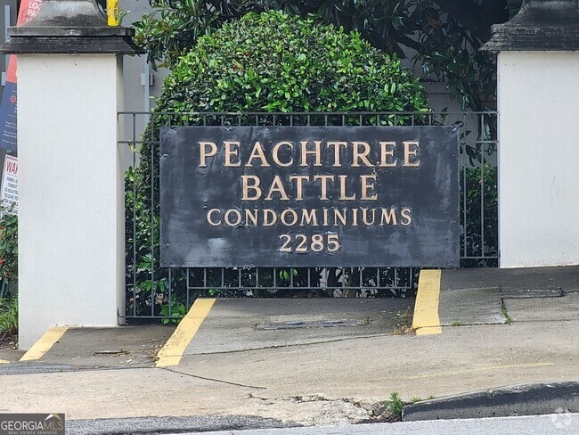Building Photo - 2285 Peachtree Rd NE Unit 309 Rental