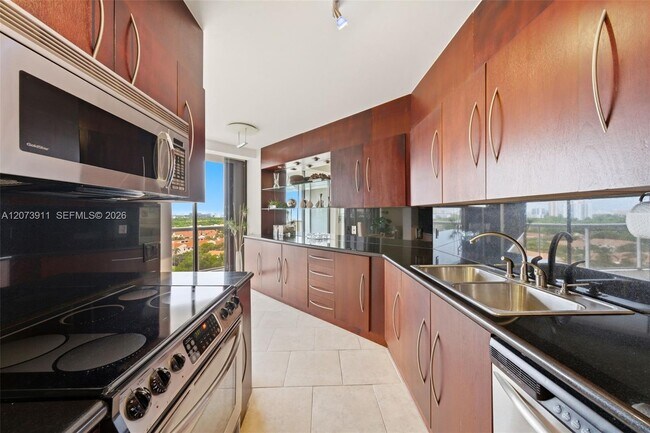 3610 Yacht Club Dr Unit 1115