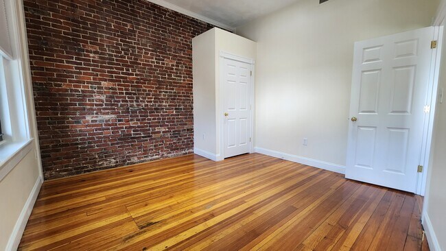 Photo - 379 Main St Unit 1