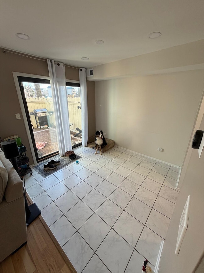 Photo - 15 Constitution Ct