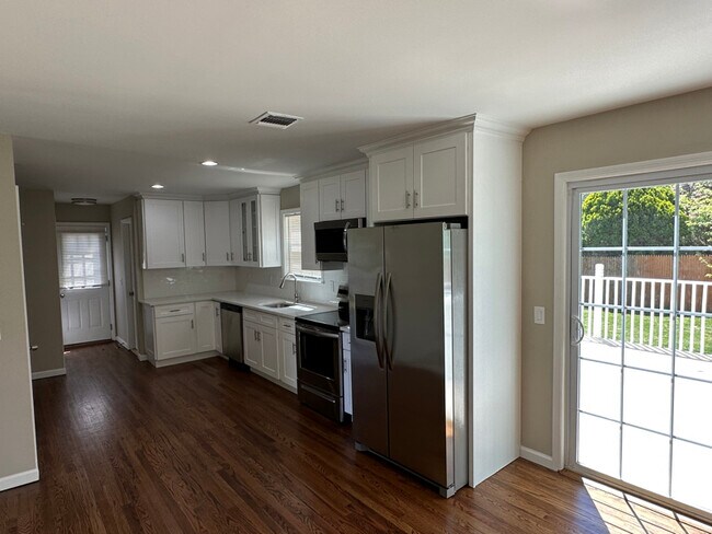 Photo - 536 Hampton Ave