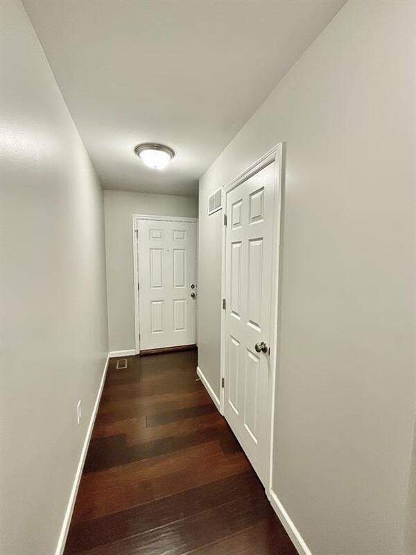 Photo - 835 Foxgrove Dr