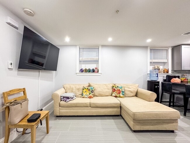 Photo - 62 Hecla St Unit B