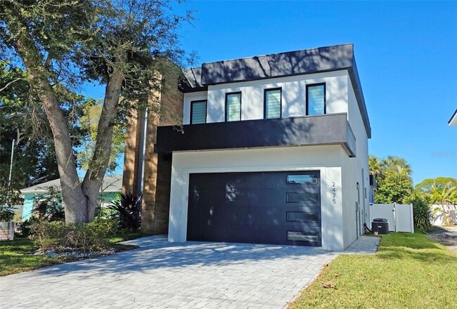 Photo - Bold Contemporary Sarasota Luxury Home. 4 Beds/ 4 Baths. Private Pool and Summer Grill.