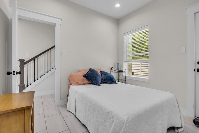 Photo - 5303 Donovan Gdns Ln