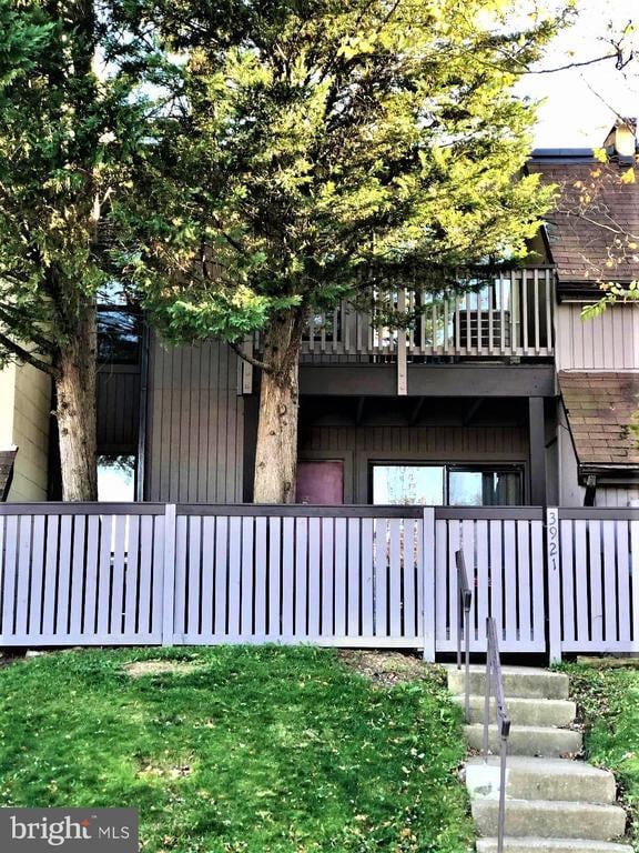 Building Photo - 3921 Woodhue Pl