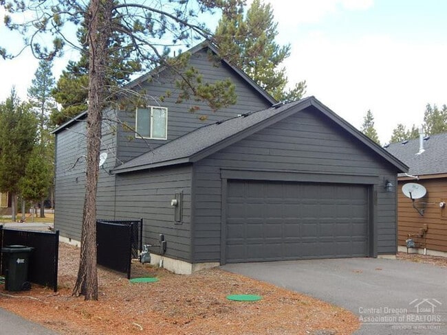 Building Photo - Great house in town