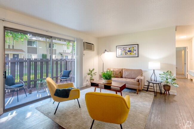 2BR, 2BA - 820 - Living Room