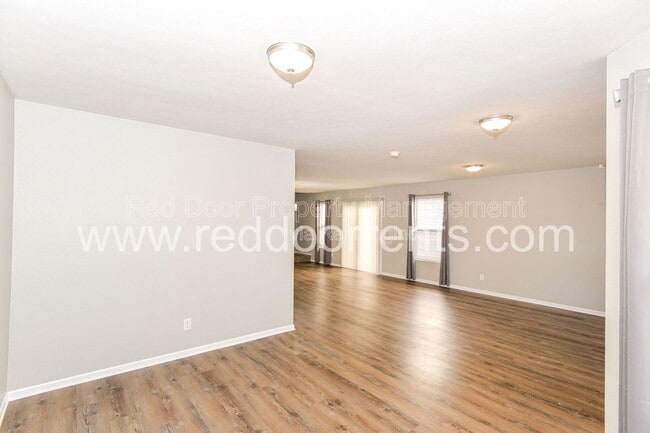 Photo - 15445 Border Dr