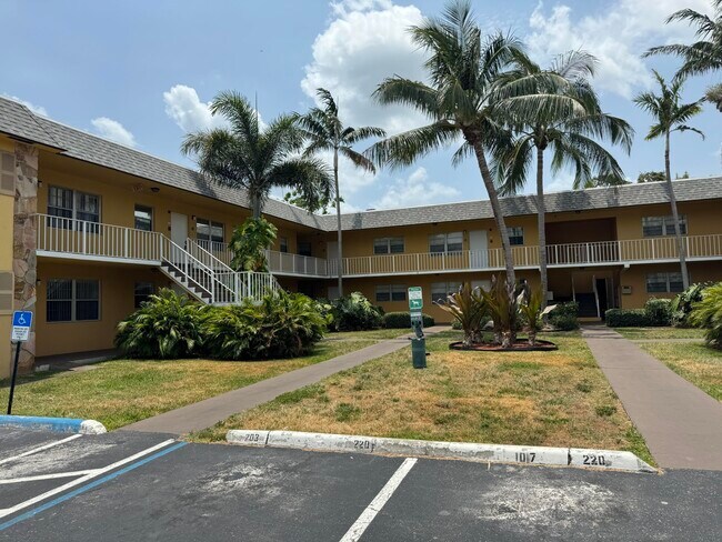 220 Croton Ave Unit 210