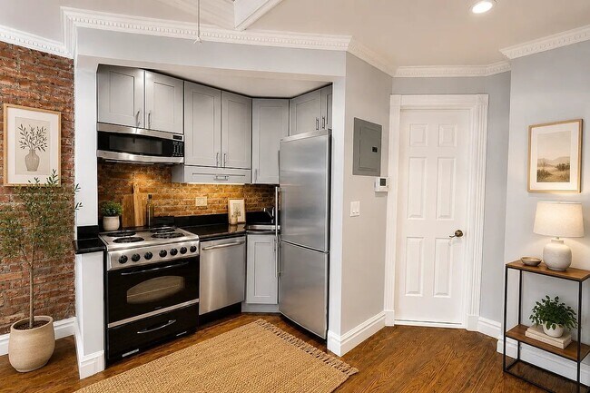 239 E 14th St Unit 5F
