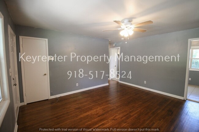 1362 E 52nd St N