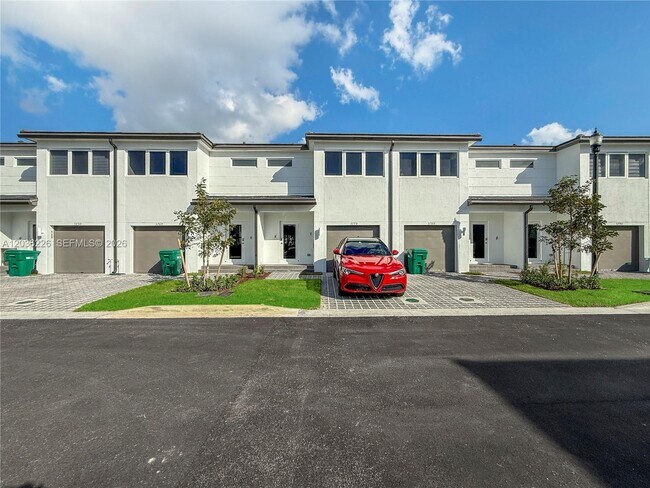 3770 SW 50th Ave