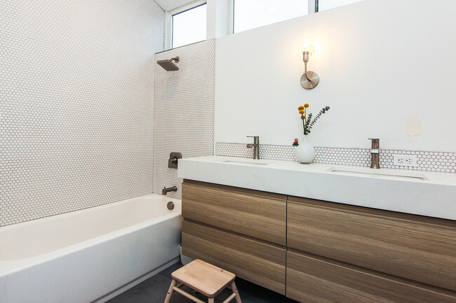 Bathroom upstairs - 2824 SE 18th Ave House Unit A