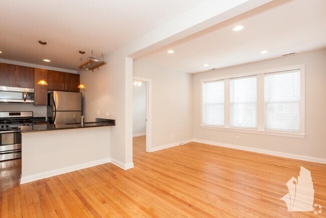 Building Photo - 3804 N Marshfield Ave Unit 3808-2 Rental