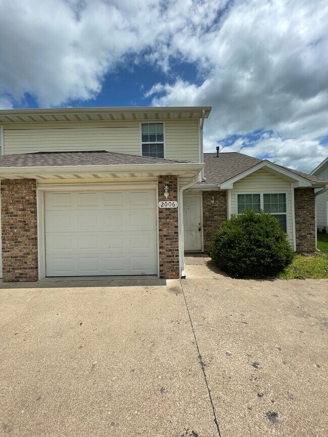 Building Photo - 1904-1906-1906 Arlene Dr Unit 1906 Arlene Dr.