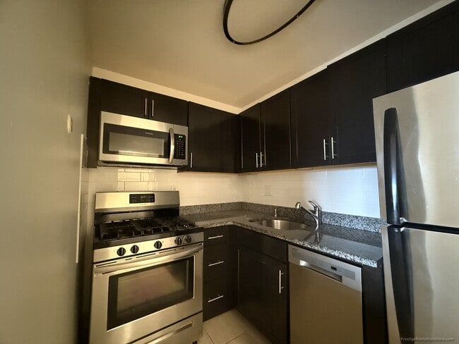 Building Photo - 219 Freeman St Unit 807