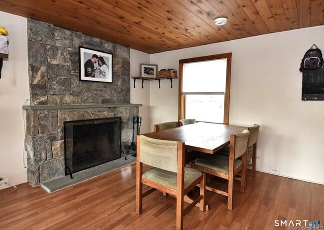 Photo - 285 East Ave