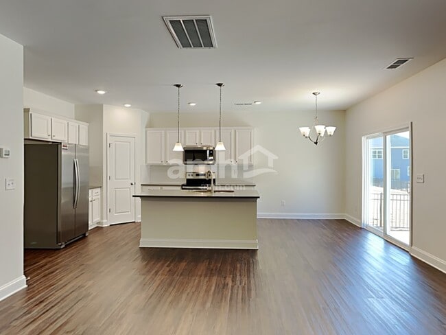 Photo - 7112 Garrett Ct