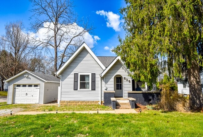 Building Photo - New Listing Available August 24, 2026.  Monthly rent $2,250