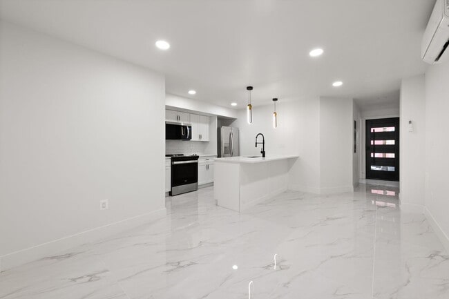 Photo - DC1026 Unit B