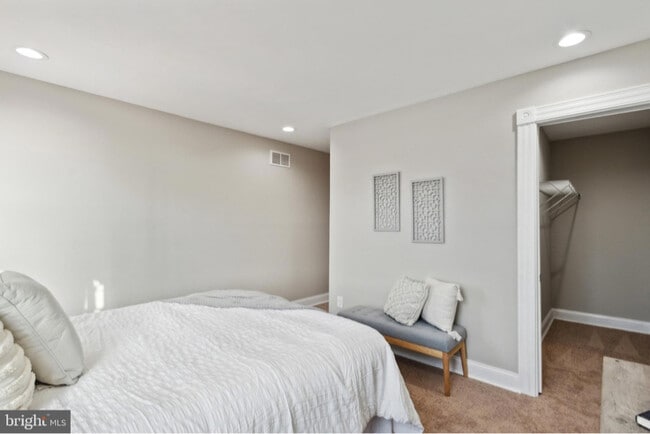 Building Photo - 2215 E Biddle St Rental