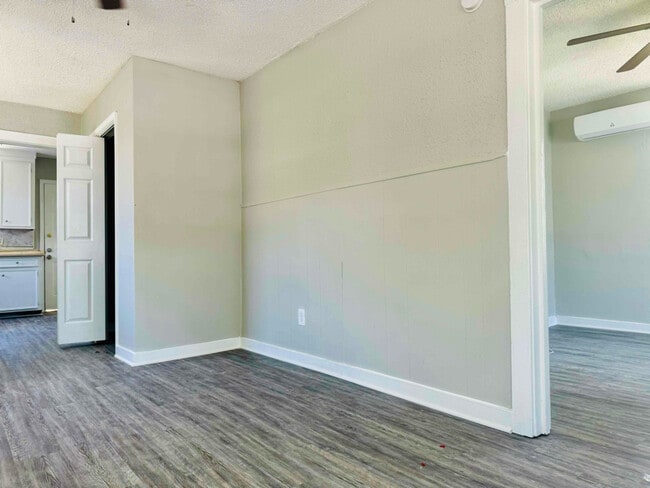 Photo - 1501 Nashby St