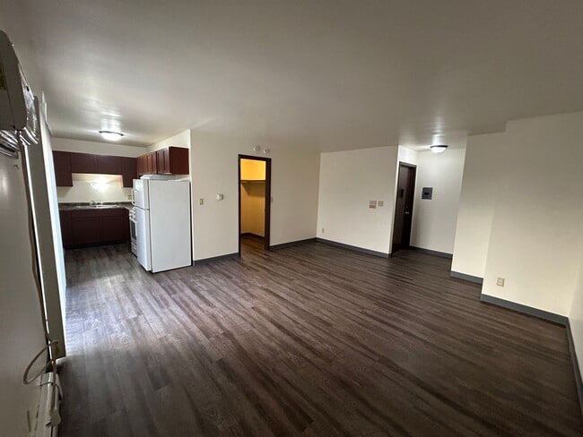 Photo - Colony Court Apartments LLC