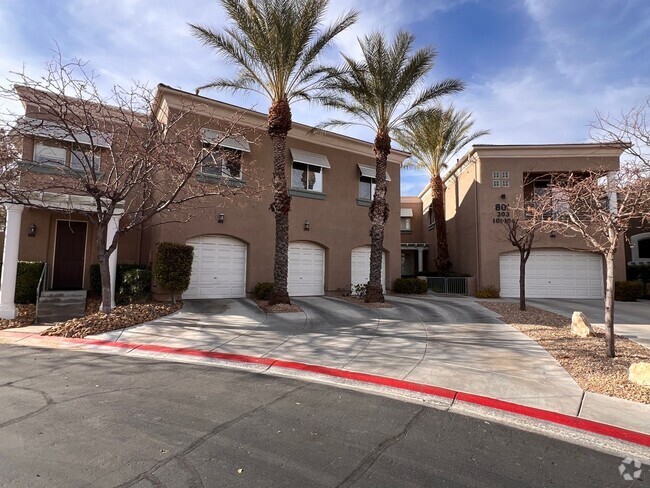 Building Photo - Summerlin Condo - Gated - Community Pool 1...