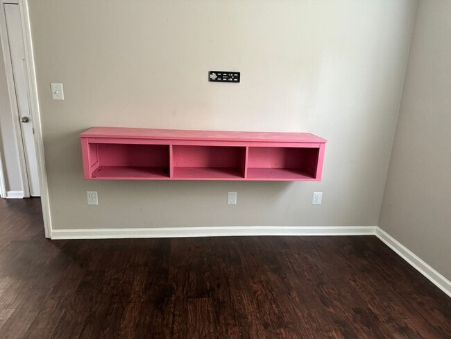 Photo - 12105 Carriage Ct SE Unidad B