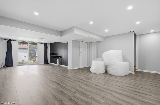 Photo - 1326 Aarons Way Unit 27D