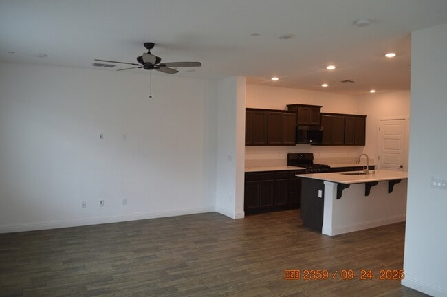 Photo - 2411 Urdaneta Way
