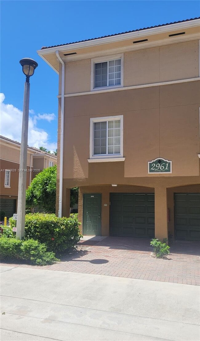 Photo - 2961 NE 185th St