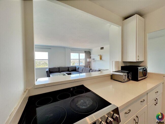 Photo - 2555 NE 11th St Unit 809