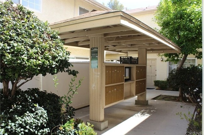 10065 De Soto Ave Unidad 212