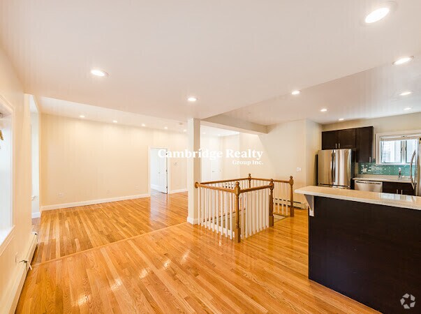 Building Photo - 127 Monument St Unit 1 Rental