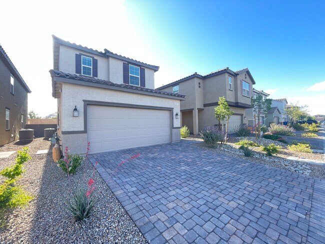 Photo - (Fully Furnished) 4 Bedroom + Loft, 3 Ful...