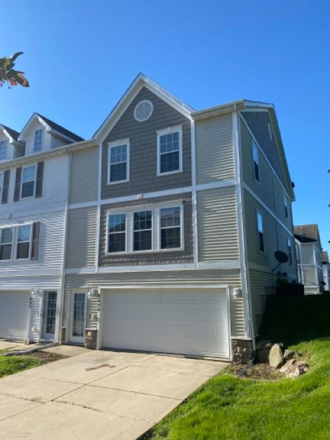 Photo - 3044 SW Sharmin Ln