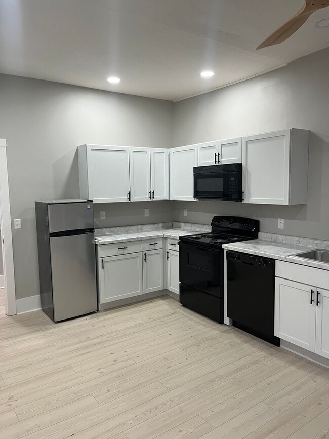 Photo - Beautifully Renovated 1 Bed 1 Bath Unit Apt 2