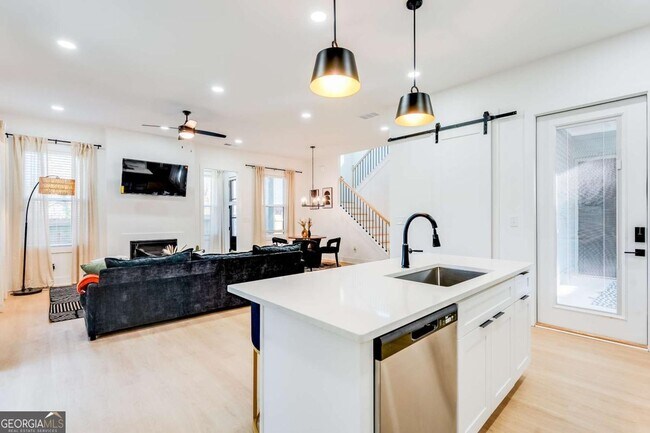 Photo - 1239 Plaza Ave SW