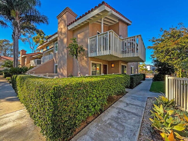 Building Photo - 7422 Seastar Dr Unit #4
