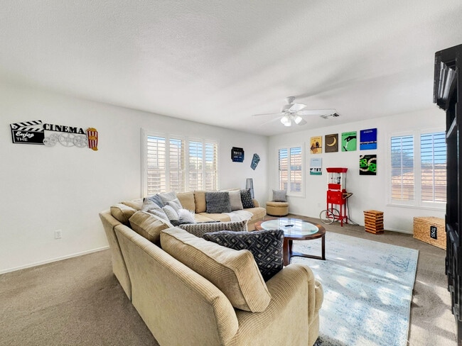 Building Photo - 704 W La Pryor Ln Unit ID1247574P Rental