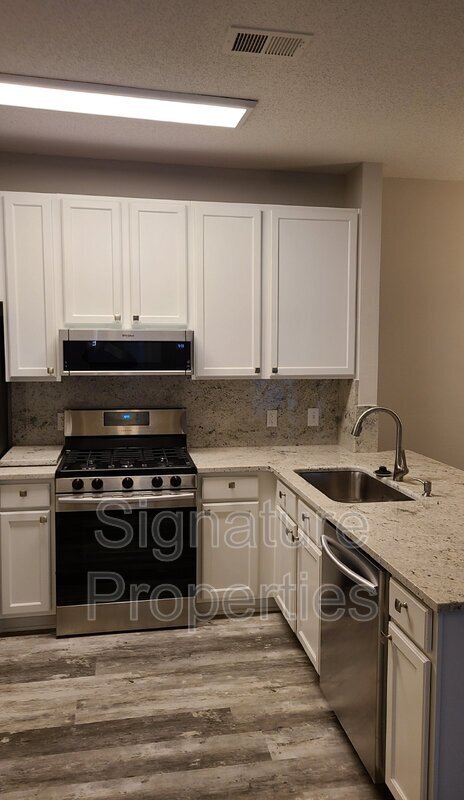 Photo - 9410 Links Ln Unit Apt H