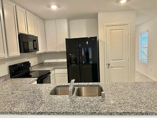 Photo - 122 Wheatgrass Ln