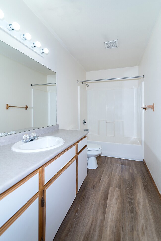 Glacier Apartments Ellensburg, WA