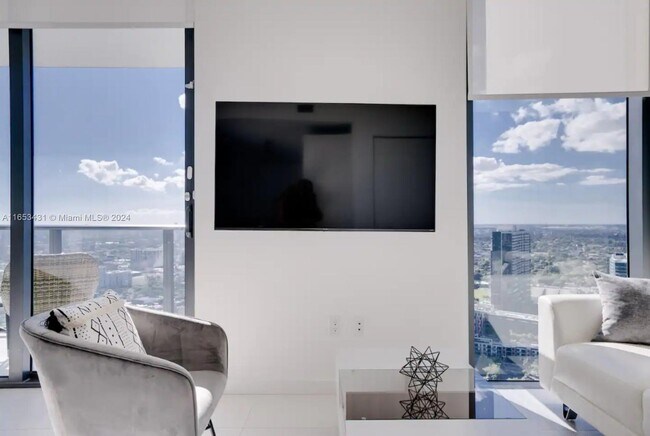 Photo - 501 NE 31st St Unidad 3709