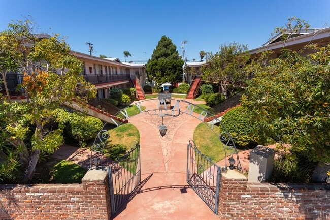 Photo - Beautifully Remodeled 2 BR in South Park Unidad 3062