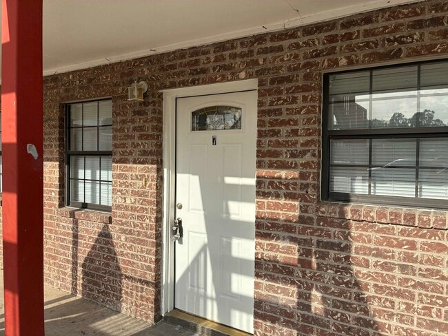 Building Photo - 3801 Salinas Ave Unit 7